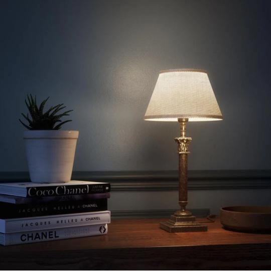 elegans antikolt rez klasszikus asztali lampa luxus arany bronz rez patinas vilagitas dolgozoszoba asztal ejjeliszekreny haloszoba villa kastely polgari mediterran.jpg